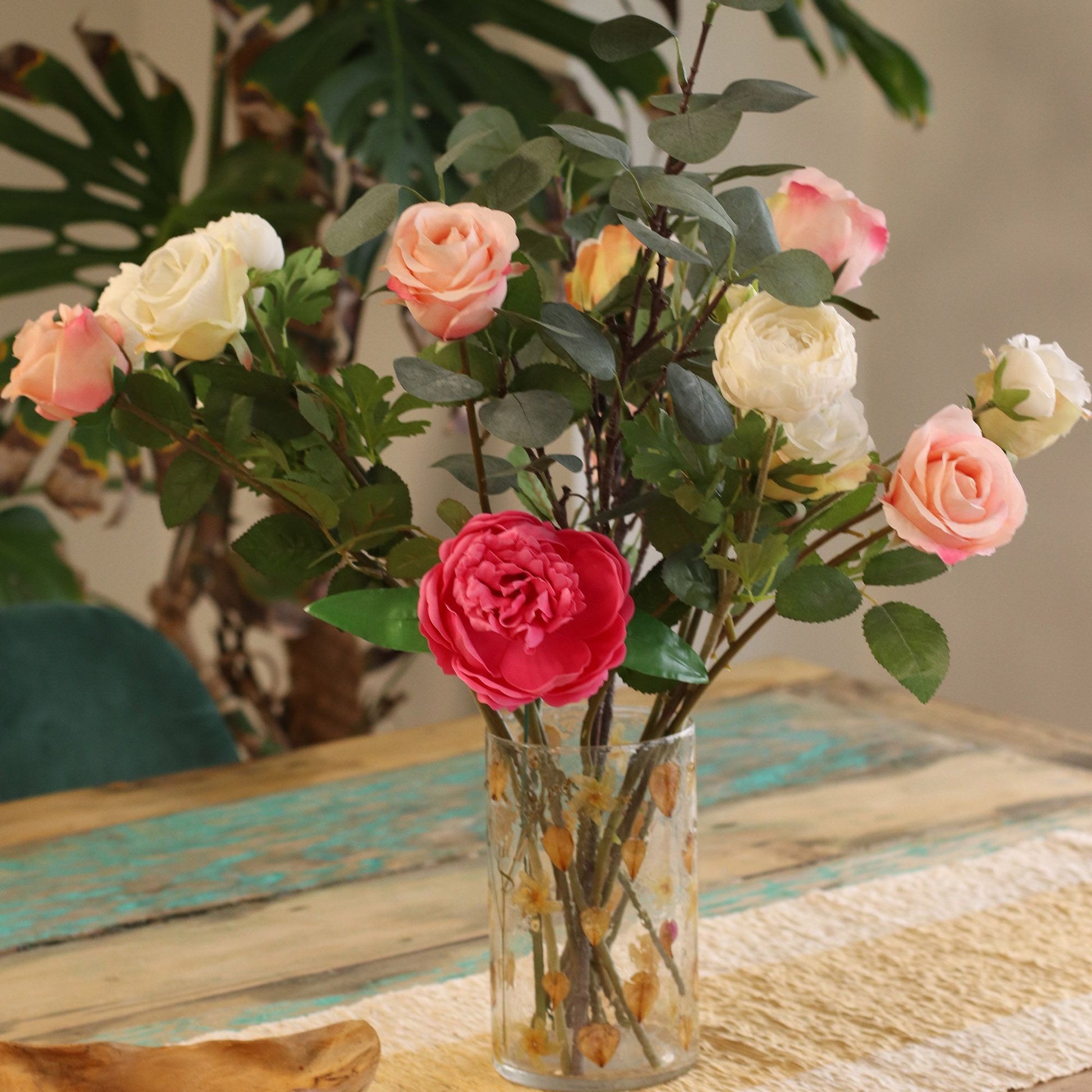 Detailed close up view highlighting the high quality craftsmanship and individual features of the natural floral glass tall vase candle holder rose 19x11cm438