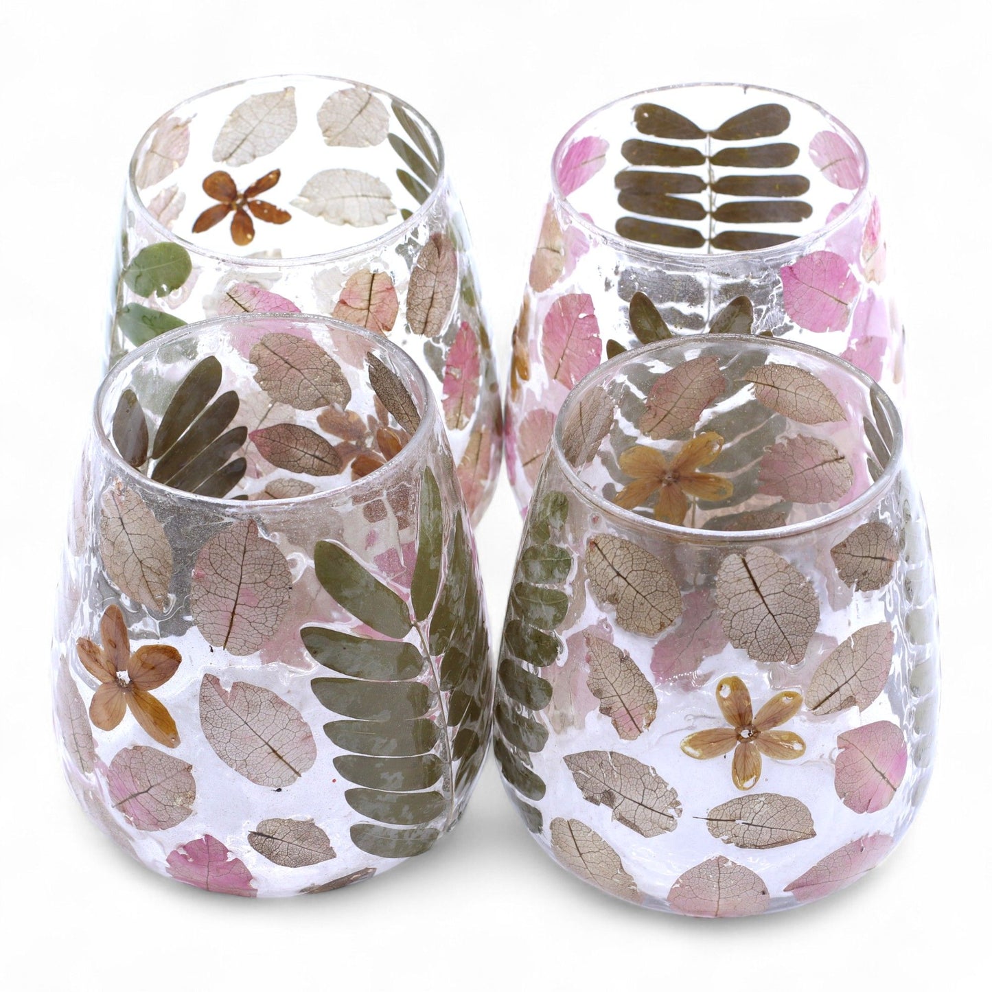 Detailed close up view highlighting the high quality craftsmanship and individual features of the natural floral glass vase candle holder primavera 12x11cm638