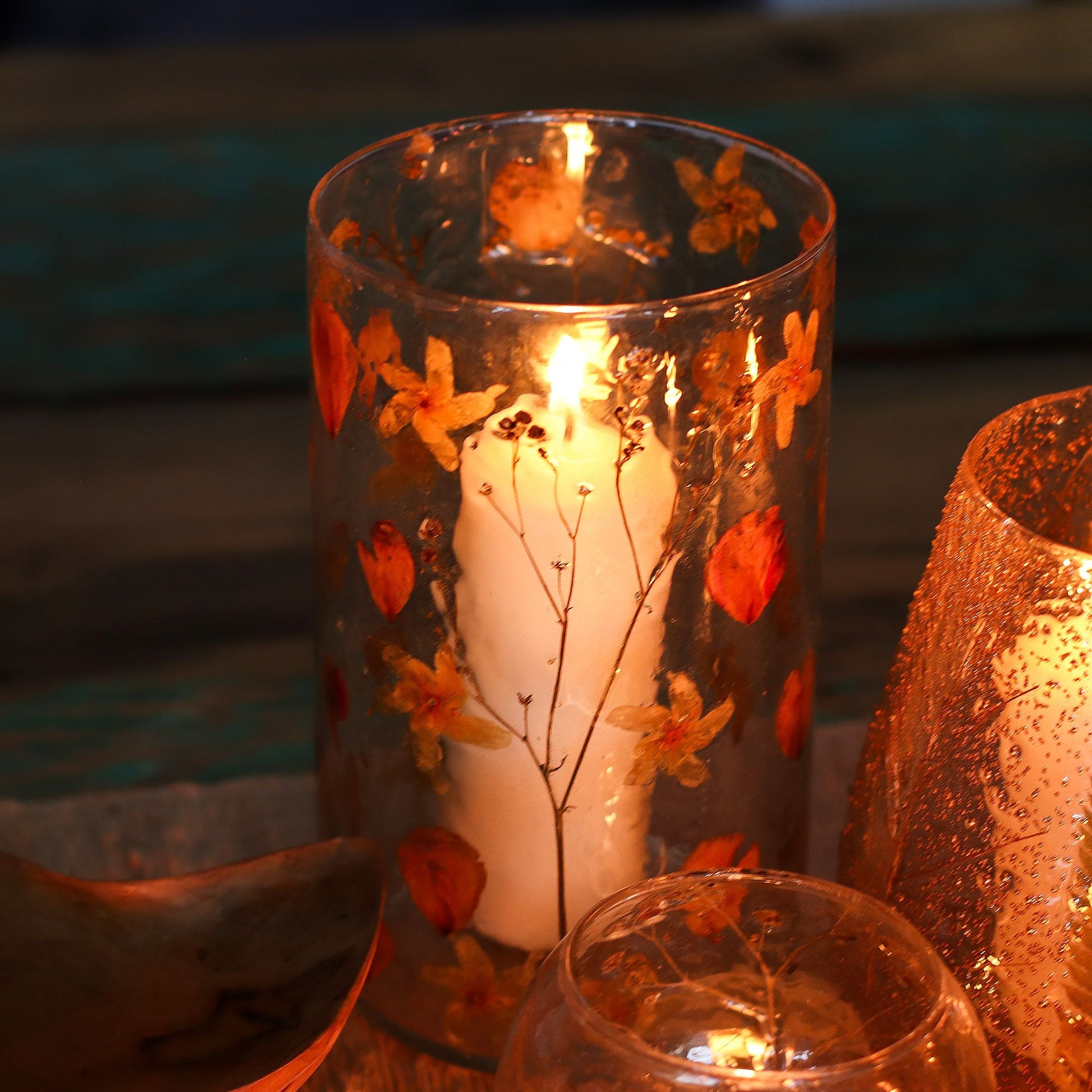 Detailed close up view highlighting the high quality craftsmanship and individual features of the natural floral glass tall vase candle holder rose 19x11cm438