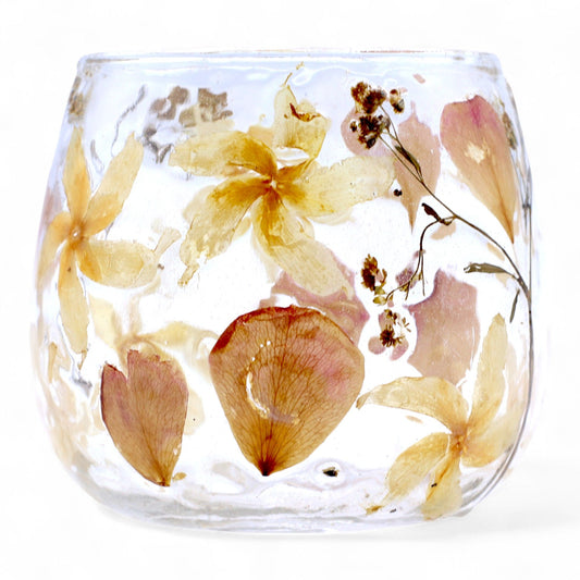 Detailed close up view highlighting the high quality craftsmanship and individual features of the natural floral glass straight candle holder rosa 8x8cm397