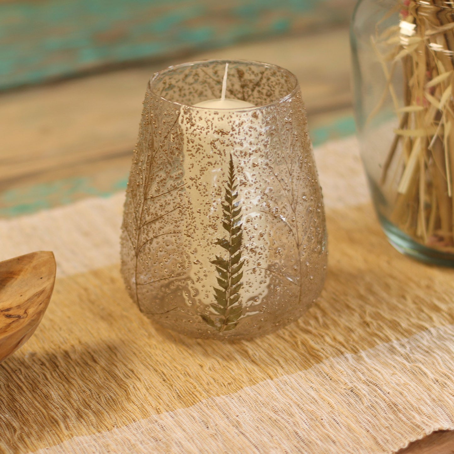 Detailed close up view highlighting the high quality craftsmanship and individual features of the natural floral glass large bowl candle holder pino 15x12cm647
