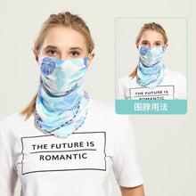 Laden Sie das Bild in den Galerie-Viewer, Great looking face coverings scarfs - Giftexonline
