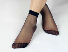 Cargar imagen en el visor de la galería, 10 Pairs Multicolor Ankle  Ultra Thin Short Nylon Socks - Giftexonline
