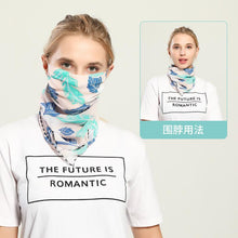 Laden Sie das Bild in den Galerie-Viewer, Great looking face coverings scarfs - Giftexonline
